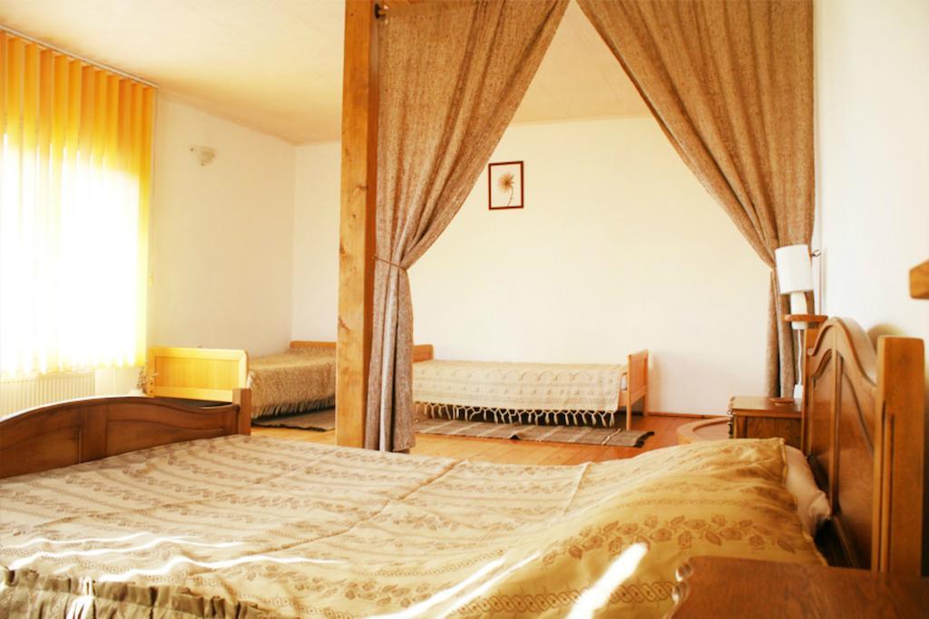 Casa Fortyogo Târgu Secuiesc Room photo